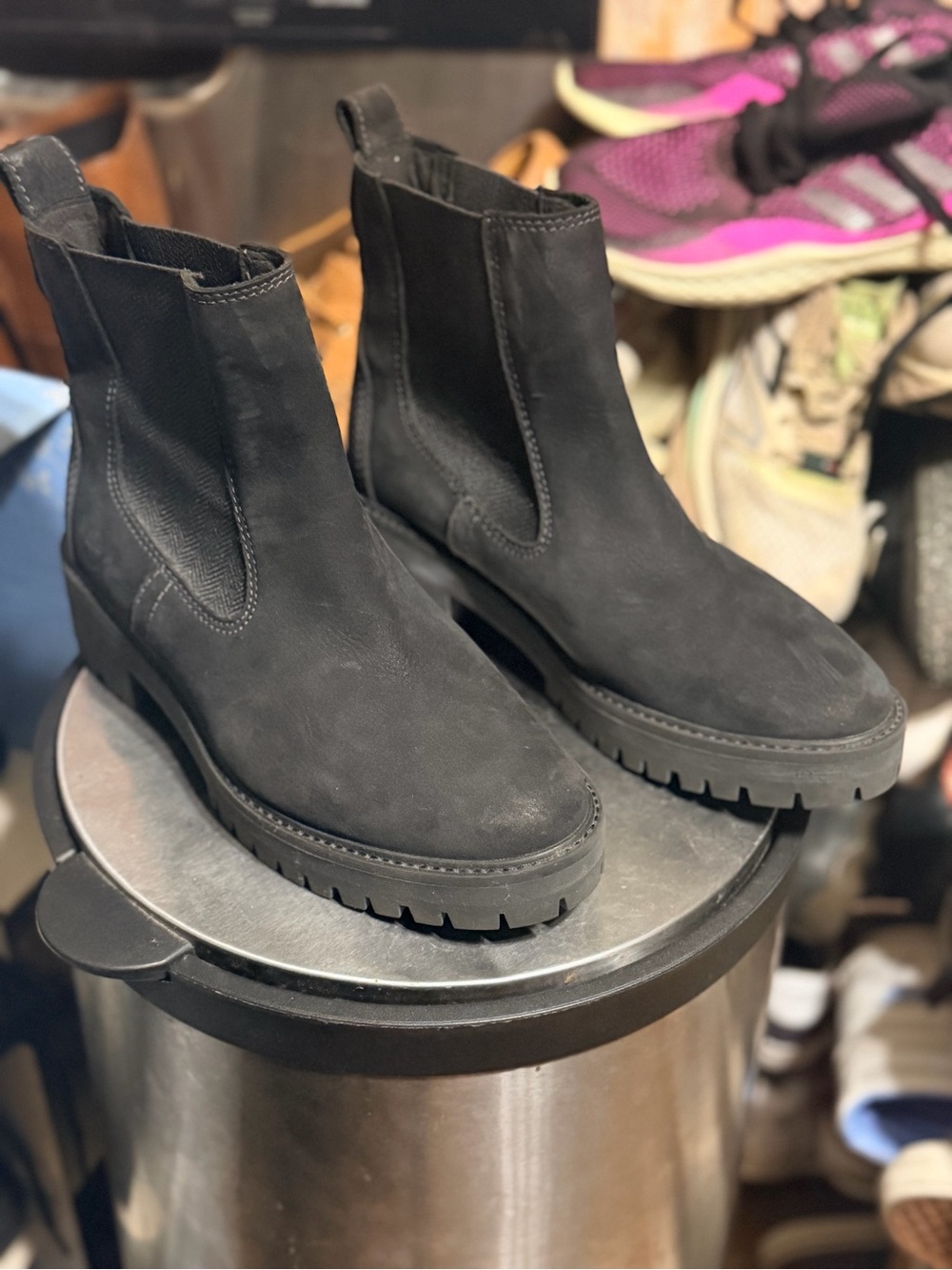 Timberland Courmayeur Valley Chelsea Boots Women’s 9 Black Nubuck A1J66